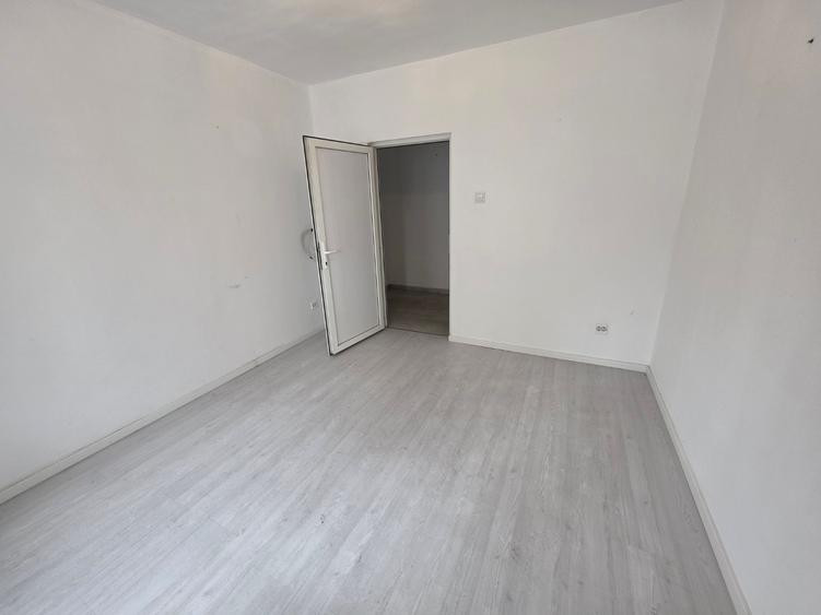 Apartament cu 2 camere decomandat în P-ța Alba Iulia