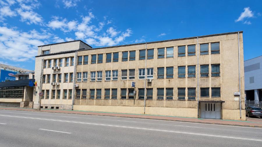 Birou, de 1,000 mp, în Central