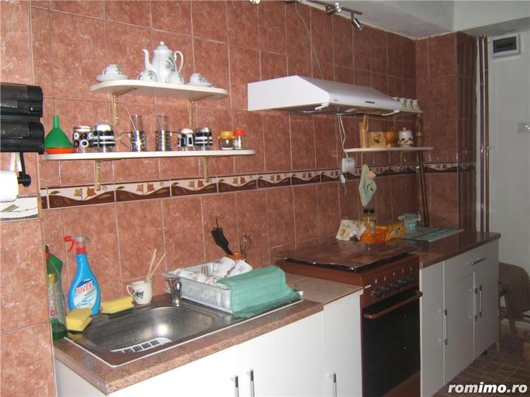 Casă cu 8 camere cu Teren 2000 Mp în Coțofenești