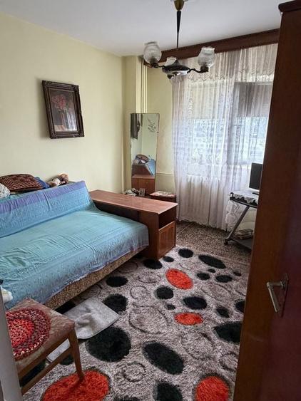 Apartament cu 2 camere semidecomandat în 1 Decembrie 1918