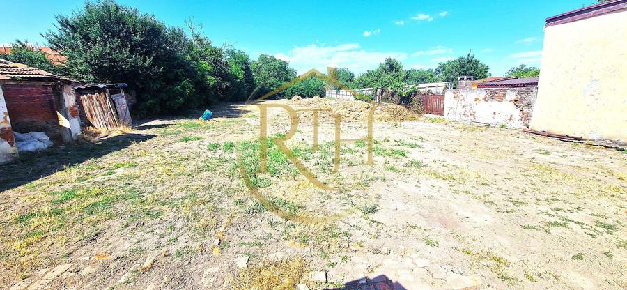 Teren Construcții intravilan de 1406 mp, în Fratelia