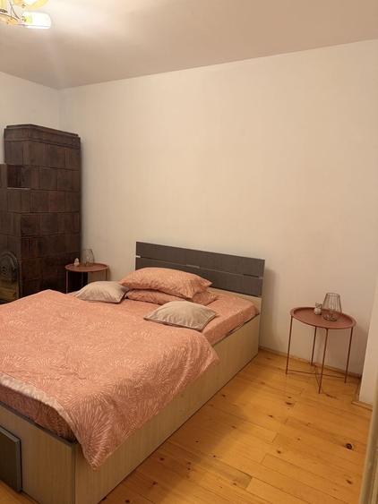 Casă cu 4 camere cu Teren 1200 Mp în Central
