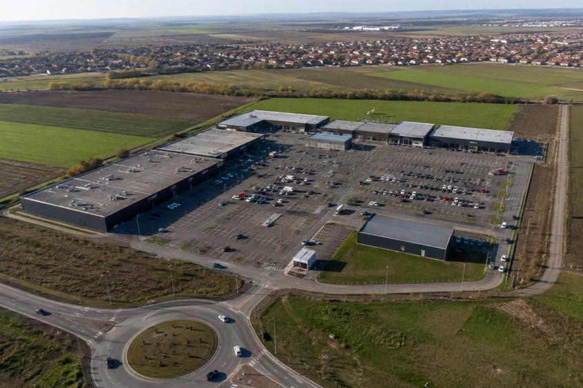 Spațiu comercial, de 3,007 mp, în Central