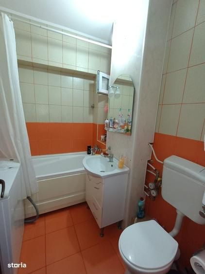 Apartament cu 3 camere, mobilat în Central