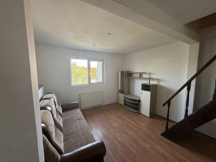 Apartament cu 4 camere semidecomandat în Aradului