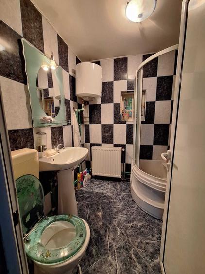 Casă cu 4 camere cu Teren 25000 Mp în Călinești