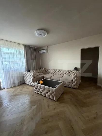 Apartament cu 3 camere decomandat în Sud