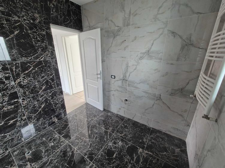 Casă cu 4 camere cu Teren 400 Mp în Central