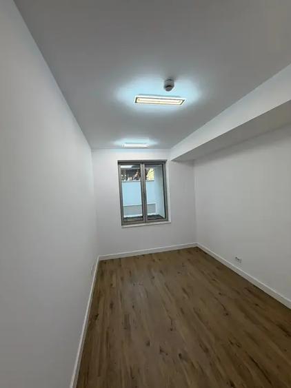 Apartament cu 3 camere semidecomandat în Armeneasca