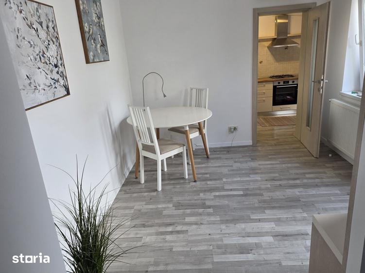 Casă cu 5 camere cu Teren 286 Mp în 1 Mai