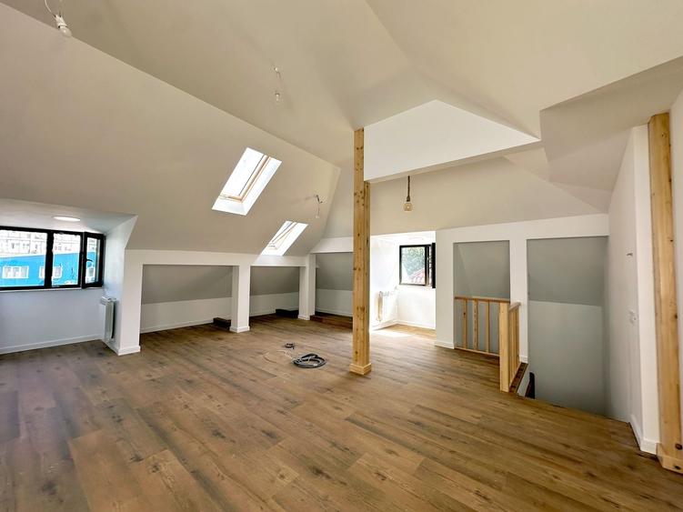 Apartament cu 5 camere decomandat în Floreasca
