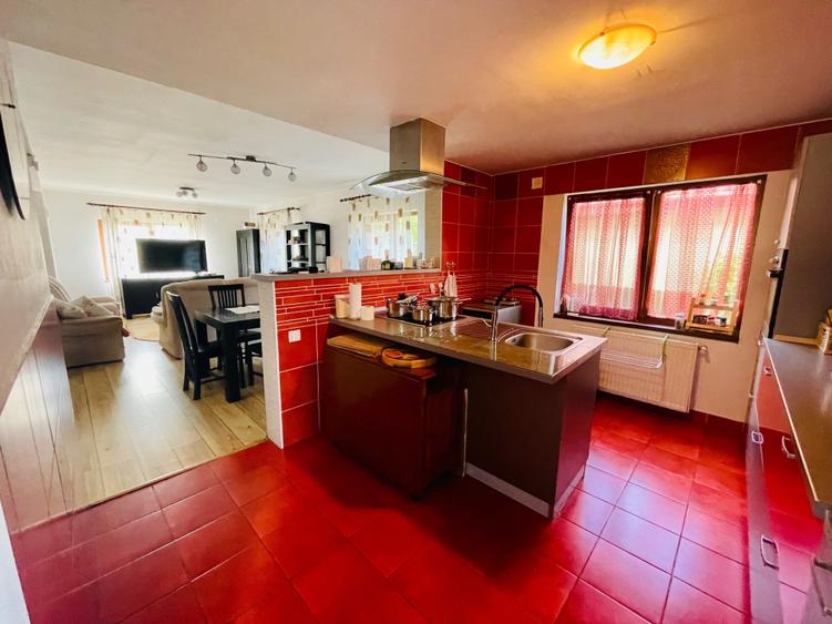 Casă cu 4 camere în Gilău