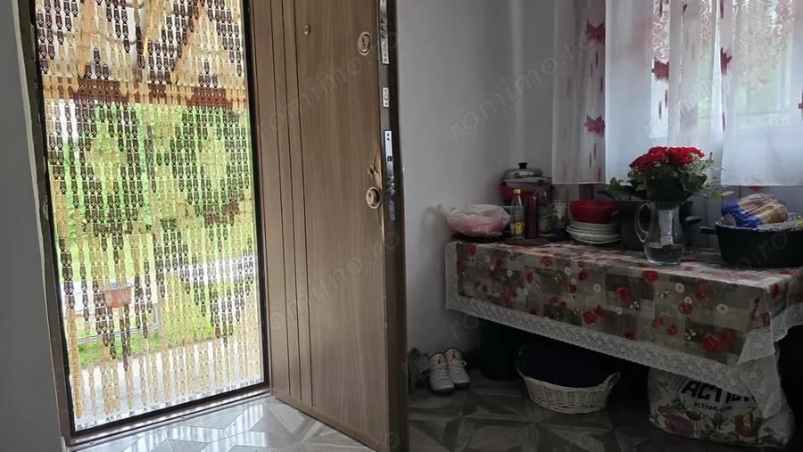 Casă cu 2 camere cu Teren 780 Mp în Simeria