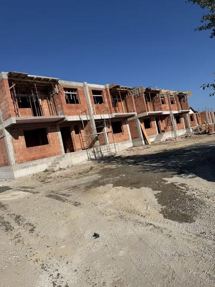 Casă cu 4 camere în Smeura