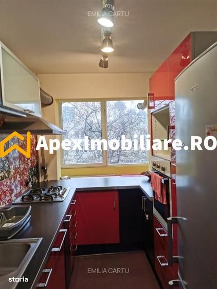 Apartament cu 2 camere decomandat în Pajura