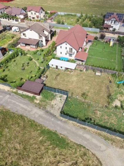 Casă cu 5 camere în Sânpetru