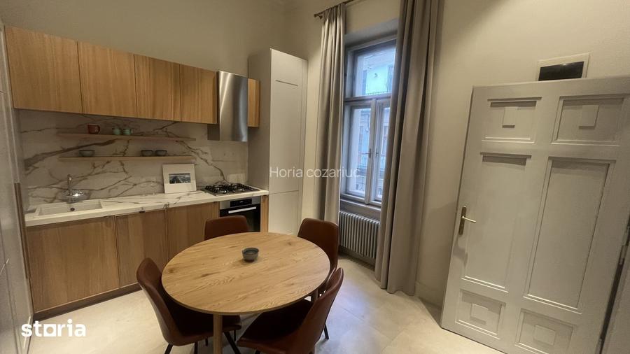 Via?a la kilometrul 0 | 93 mp, design premium in Pia?a Victoriei