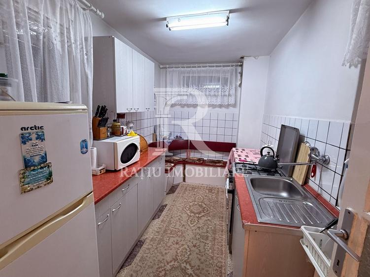 Casă individuală cu 3 camere cu Canalizare în Spitalul Județean