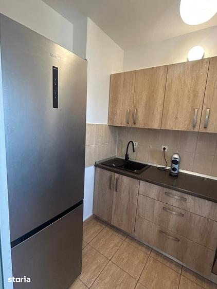 Apartament cu 3 camere decomandat, mobilat în Titan