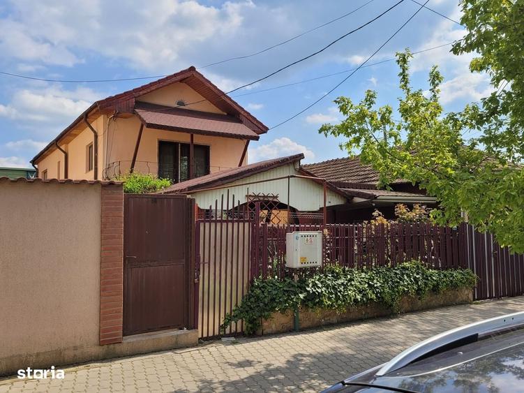 Casă cu 4 camere cu Teren 300 Mp în Central