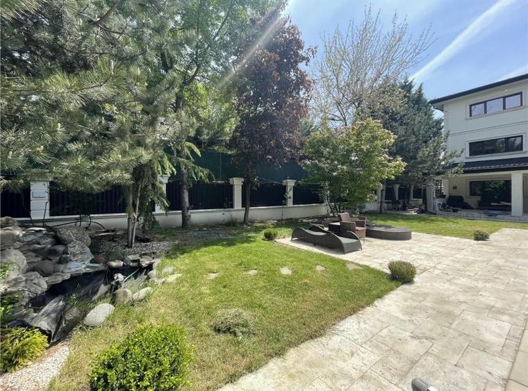 Casă individuală cu 5 camere cu Piscina în Iancu Nicolae