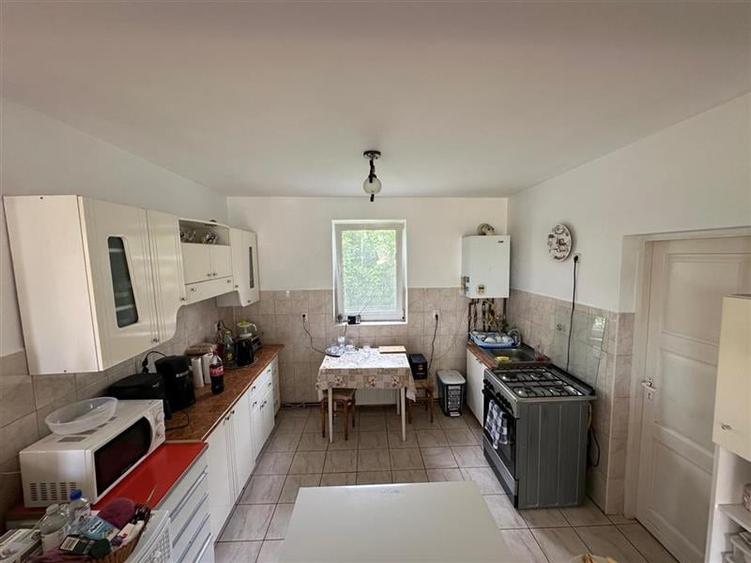 Casă cu 6 camere cu Teren 2100 Mp în Tureni