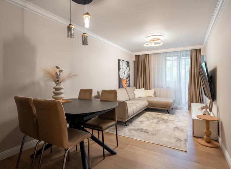 Apartament cu 3 camere decomandat în Barbu Văcărescu
