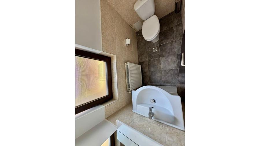 Casă individuală cu 5 camere cu Teren 350 Mp în Pipera
