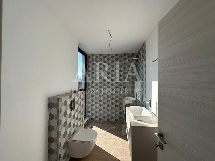 Casă individuală cu 5 camere cu Canalizare în Pipera