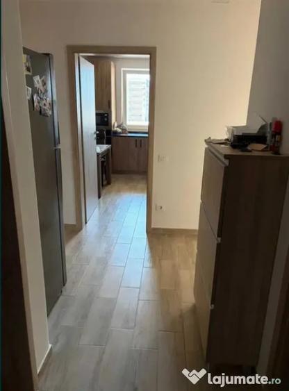 Apartament cu 3 camere decomandat în Răcădău