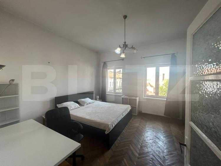 Apartament Spațios, 2 camere, decomandat, Zona Ultracentral - 3