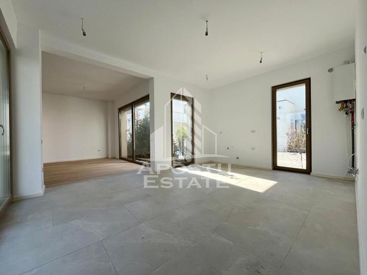 Duplex cu 4 camere cu Canalizare în Dumbrăvița