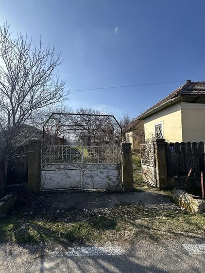 Casă cu 4 camere în Drincea