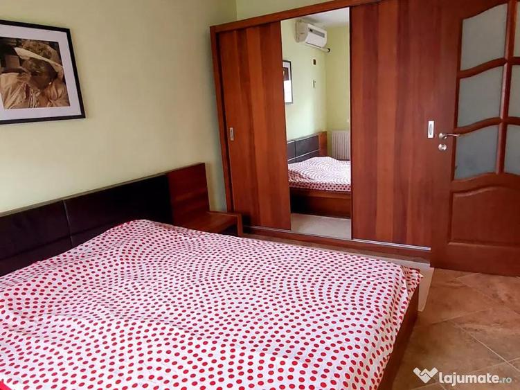 Apartament cu 3 camere decomandat în Micro 17