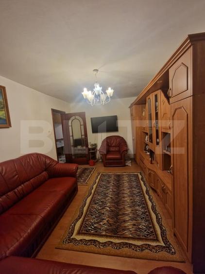 Apartament cu 3 camere decomandat, mobilat în Est