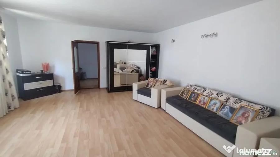 Casă cu 5 camere cu Teren 270 Mp în Tomis Mall