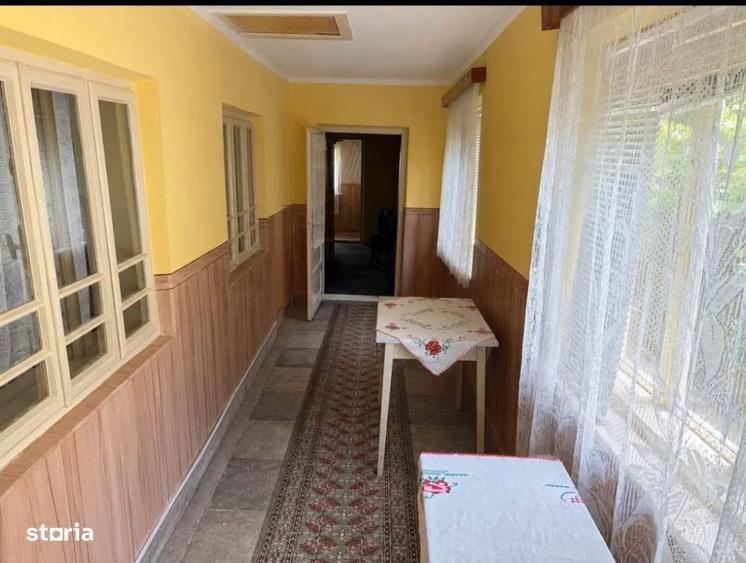 Casă cu 4 camere în Central