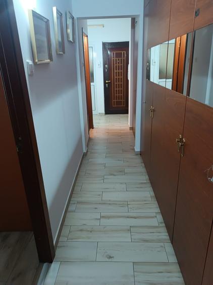 Apartament cu 3 camere decomandat în Craiovei