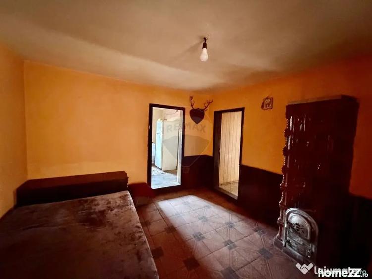 Casă cu 4 camere cu Teren 7727 Mp în Blidari (Cârligele)