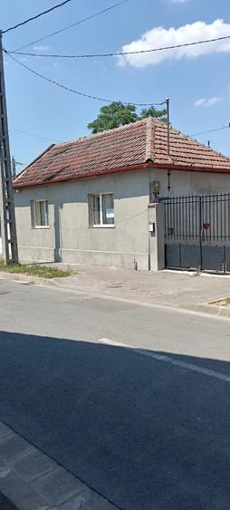 Casă cu 2 camere cu Teren 186 Mp în Exterior Vest