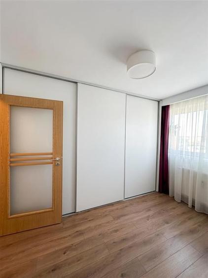 Apartament cu 3 camere decomandat în Dacia