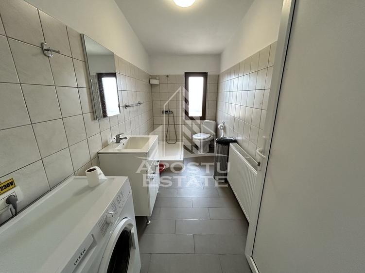 Spațiu comercial, de 392 mp, în Săcălaz