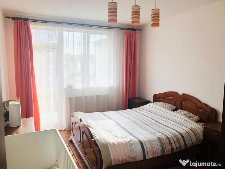Apartament cu 3 camere semidecomandat în Florești