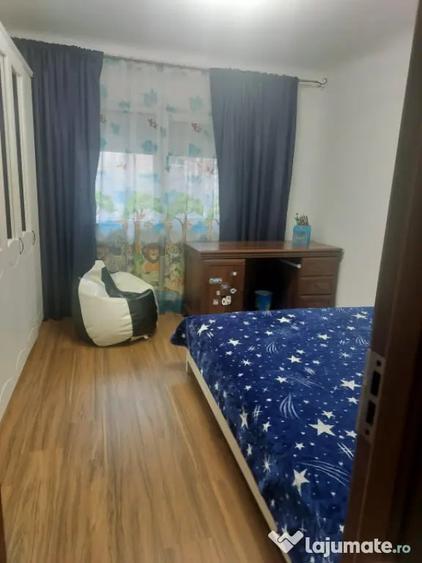 Apartament cu 4 camere decomandat, mobilat în 1 Mai