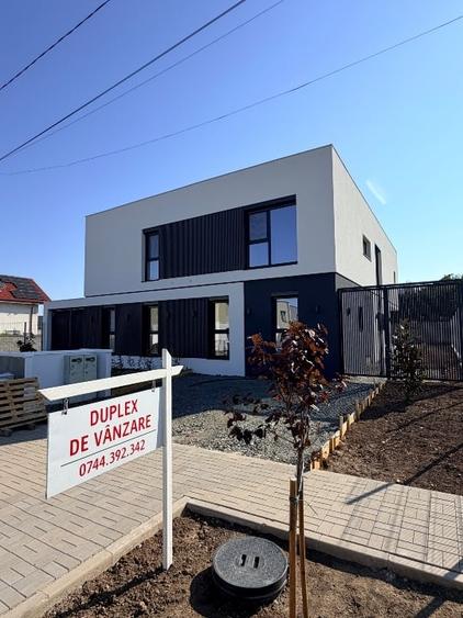 Duplex cu 5 camere cu Canalizare în Dumbrăvița