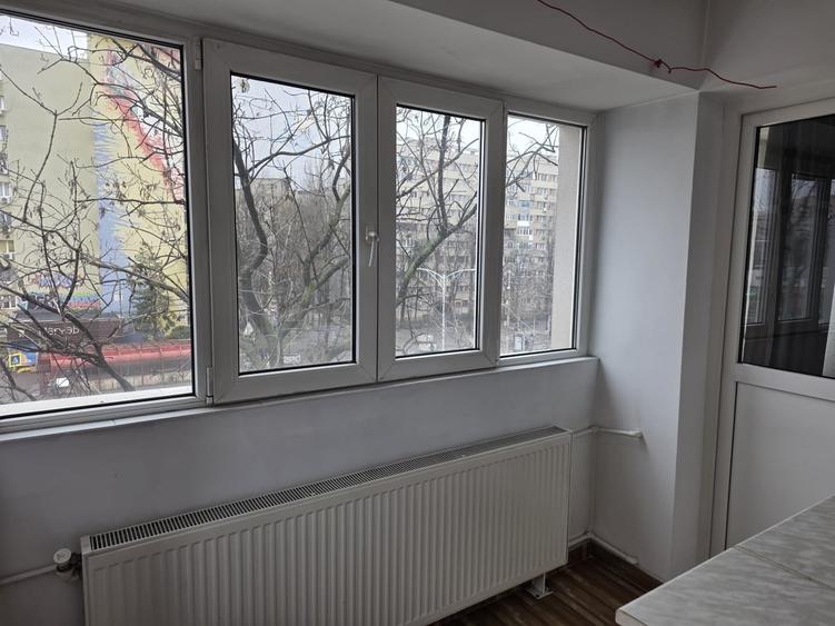 Apartament cu 3 camere decomandat în Gorjului