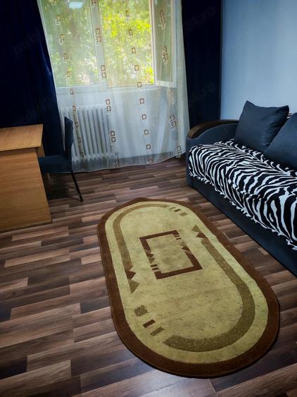 Apartament cu 3 camere decomandat în Exterior Vest