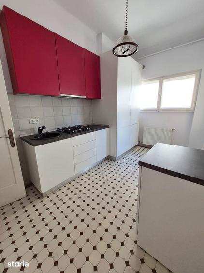 Apartament cu 5 camere decomandat în Dorobanți