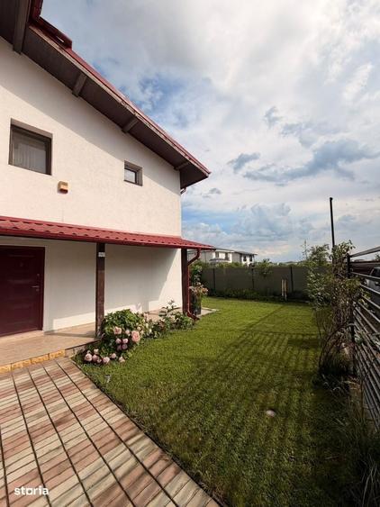 Casă cu 3 camere în Odăi