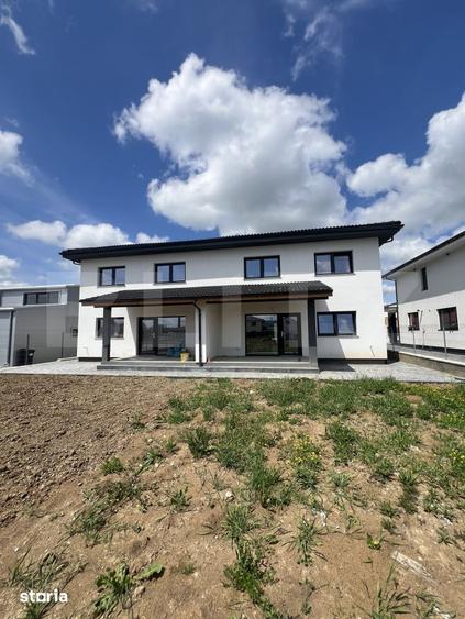 Casă cu 4 camere cu Teren 420 Mp în Central